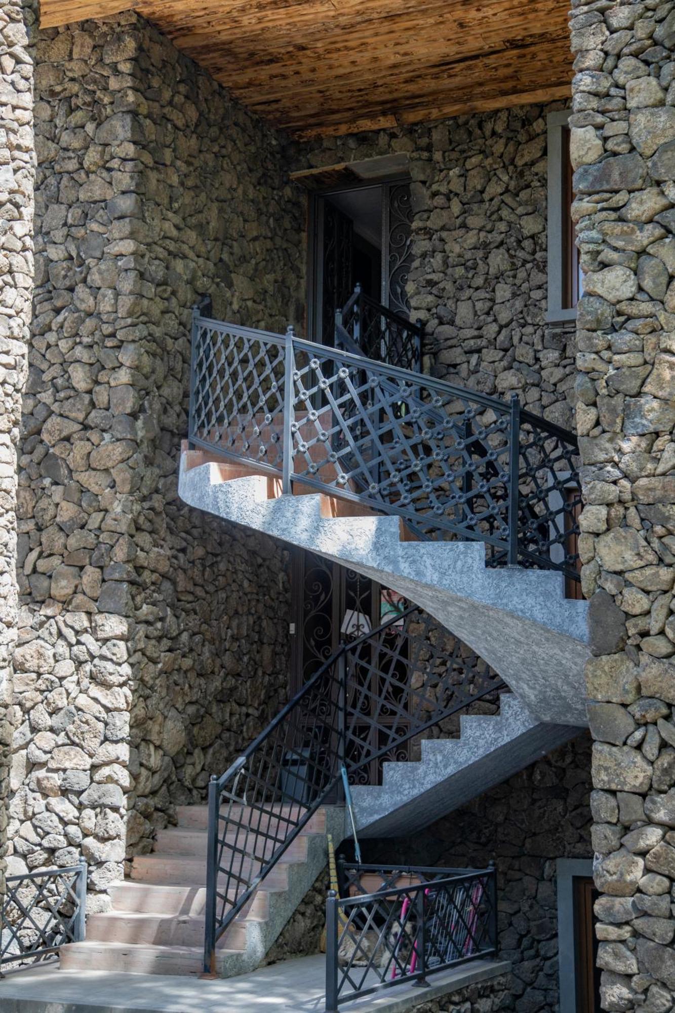 Fish Hotel Akhalkalaki Εξωτερικό φωτογραφία