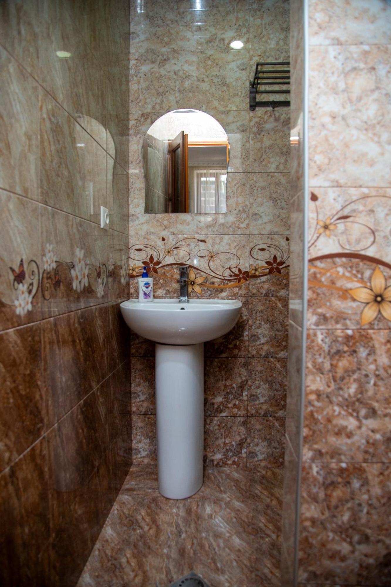 Fish Hotel Akhalkalaki Εξωτερικό φωτογραφία